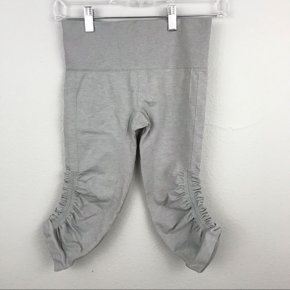 lululemon athletica Pants - Lululemon • Crops